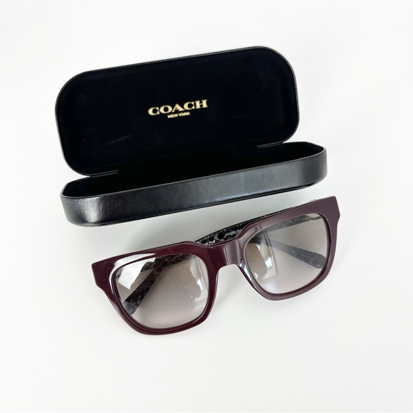 Coach HC 8240 Signature Sunglasses - Picture 8 of 8